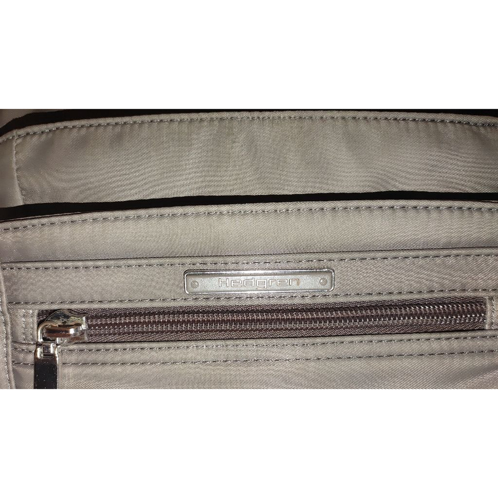 Hedgren Orva RFID Water Repellent Crossbody - Picture 4 of 8